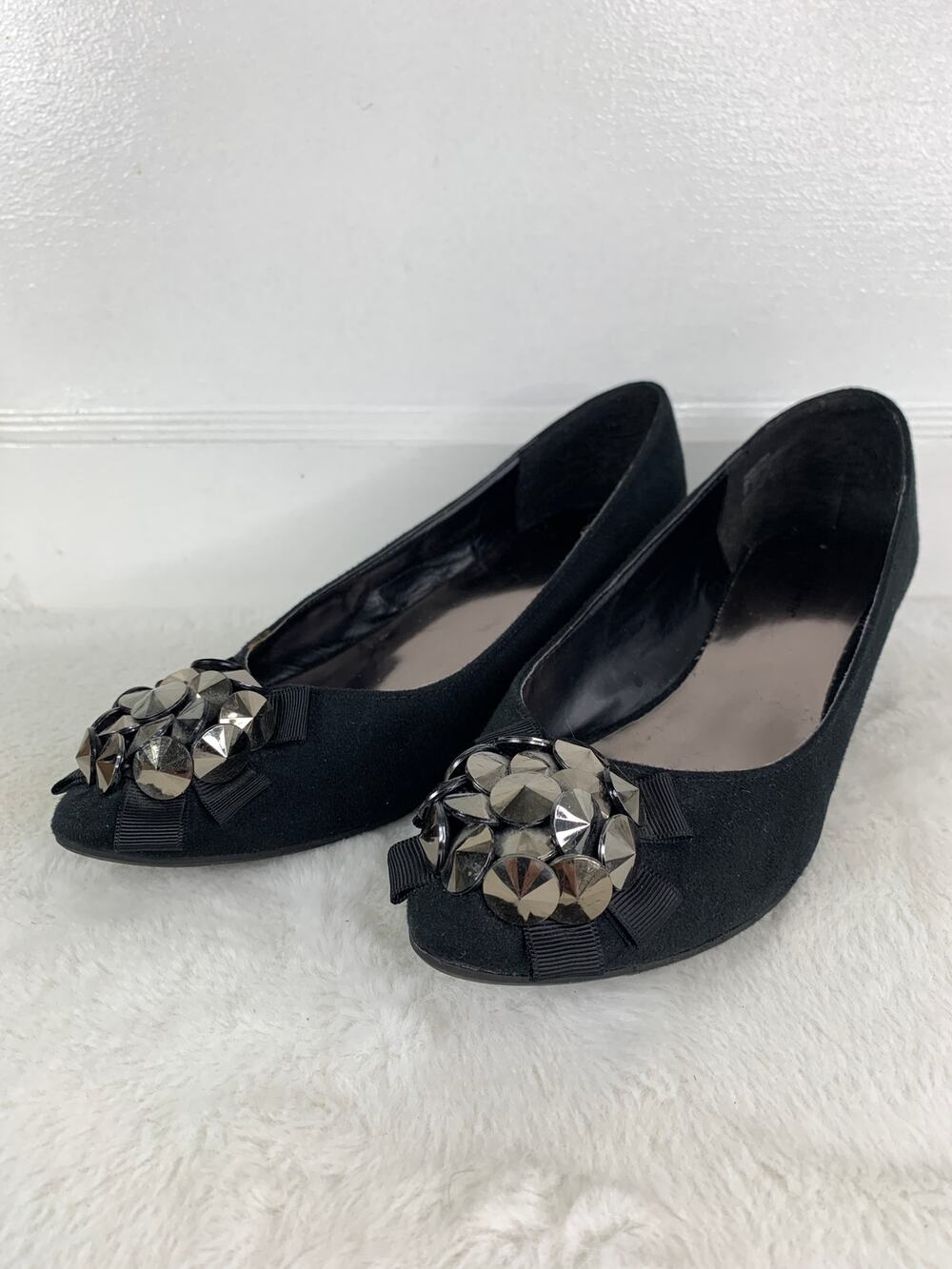Jaclyn Smith Alura Black Faux Suede Wedge Heels Women’s Size 7